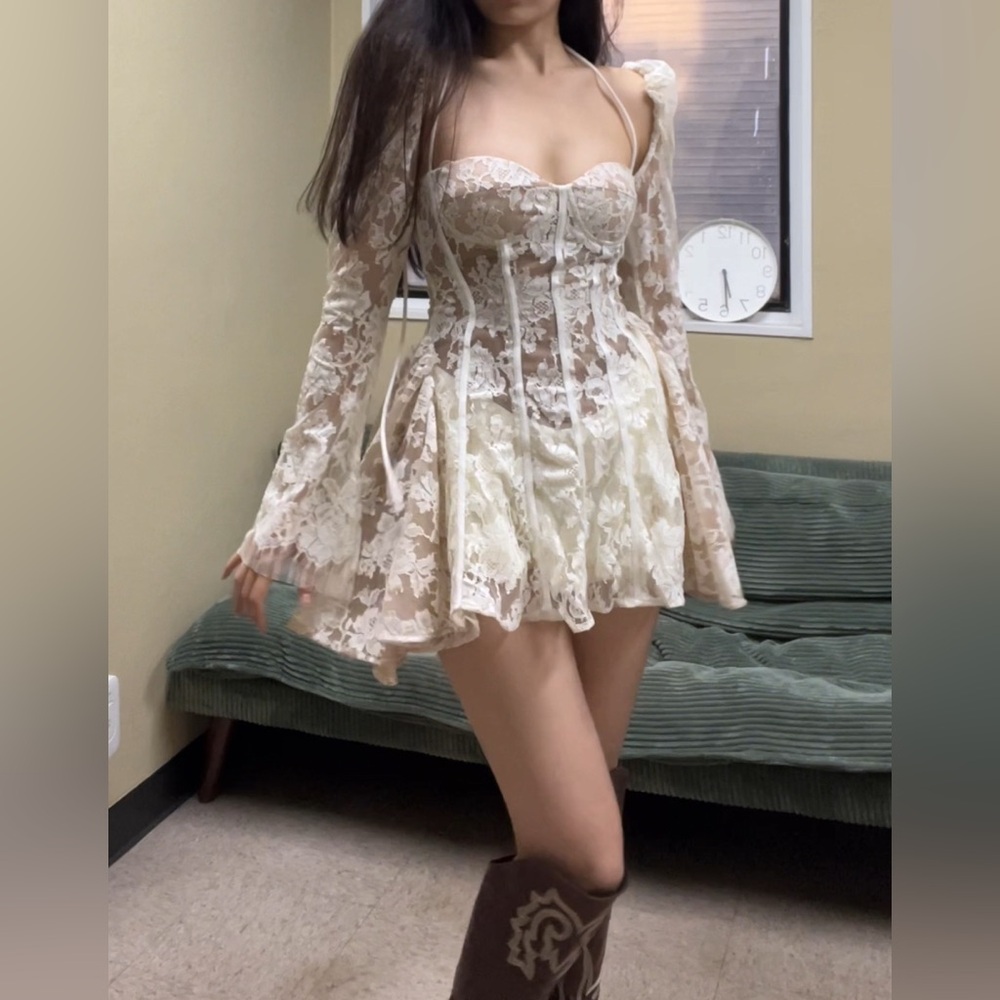 Elegant Lace Corset Dress (only try on, too small for me)
